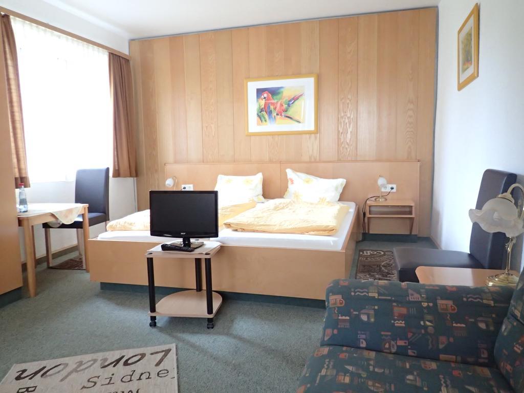 Haus Charlotte Hotell Bad Nenndorf Rum bild