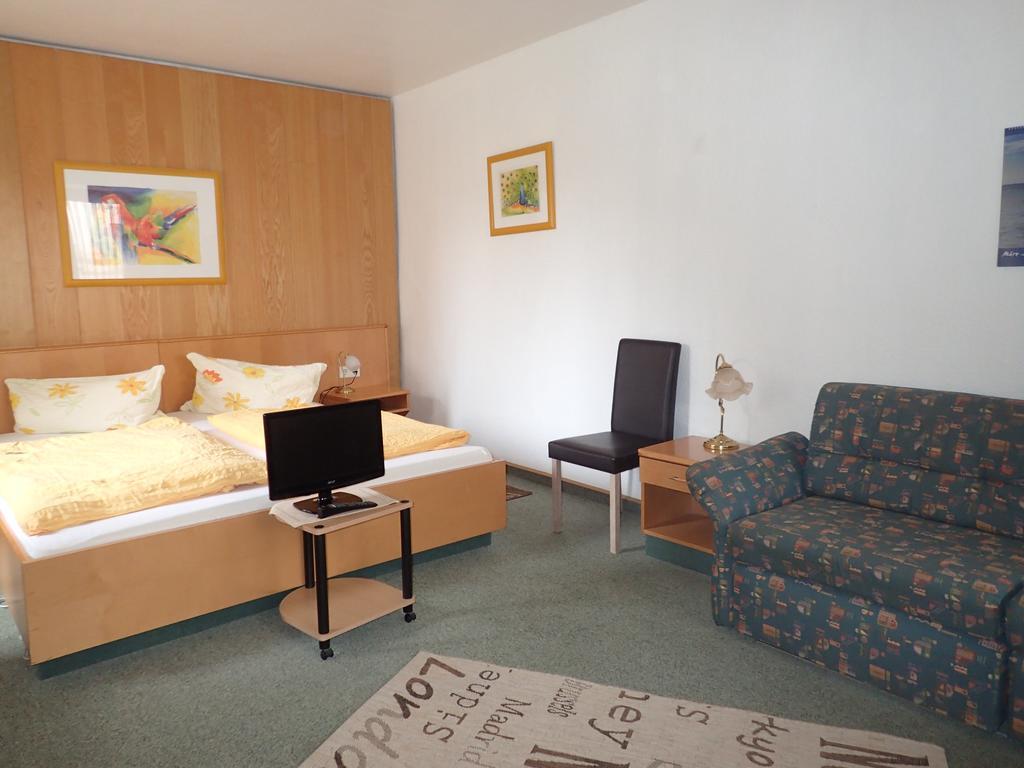 Haus Charlotte Hotell Bad Nenndorf Rum bild