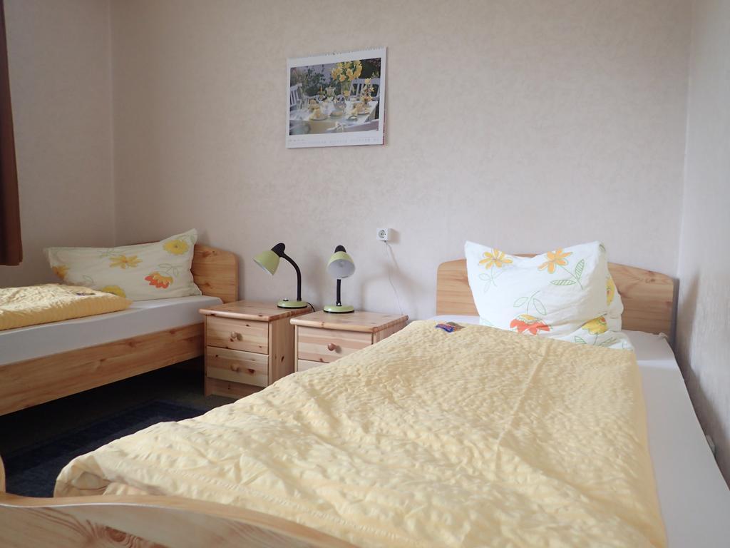 Haus Charlotte Hotell Bad Nenndorf Rum bild