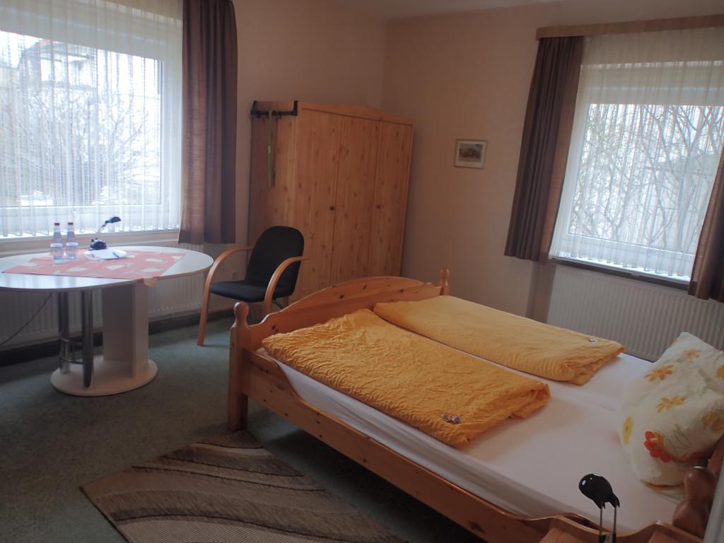 Haus Charlotte Hotell Bad Nenndorf Rum bild