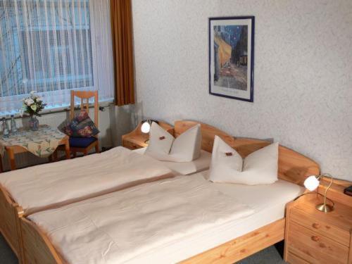 Haus Charlotte Hotell Bad Nenndorf Rum bild