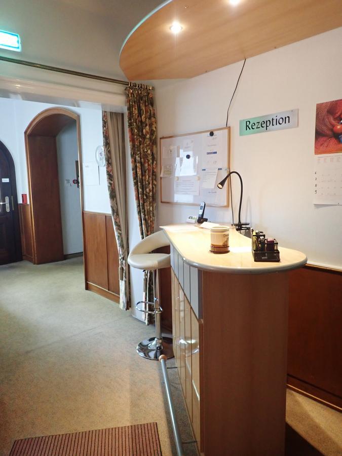 Haus Charlotte Hotell Bad Nenndorf Exteriör bild